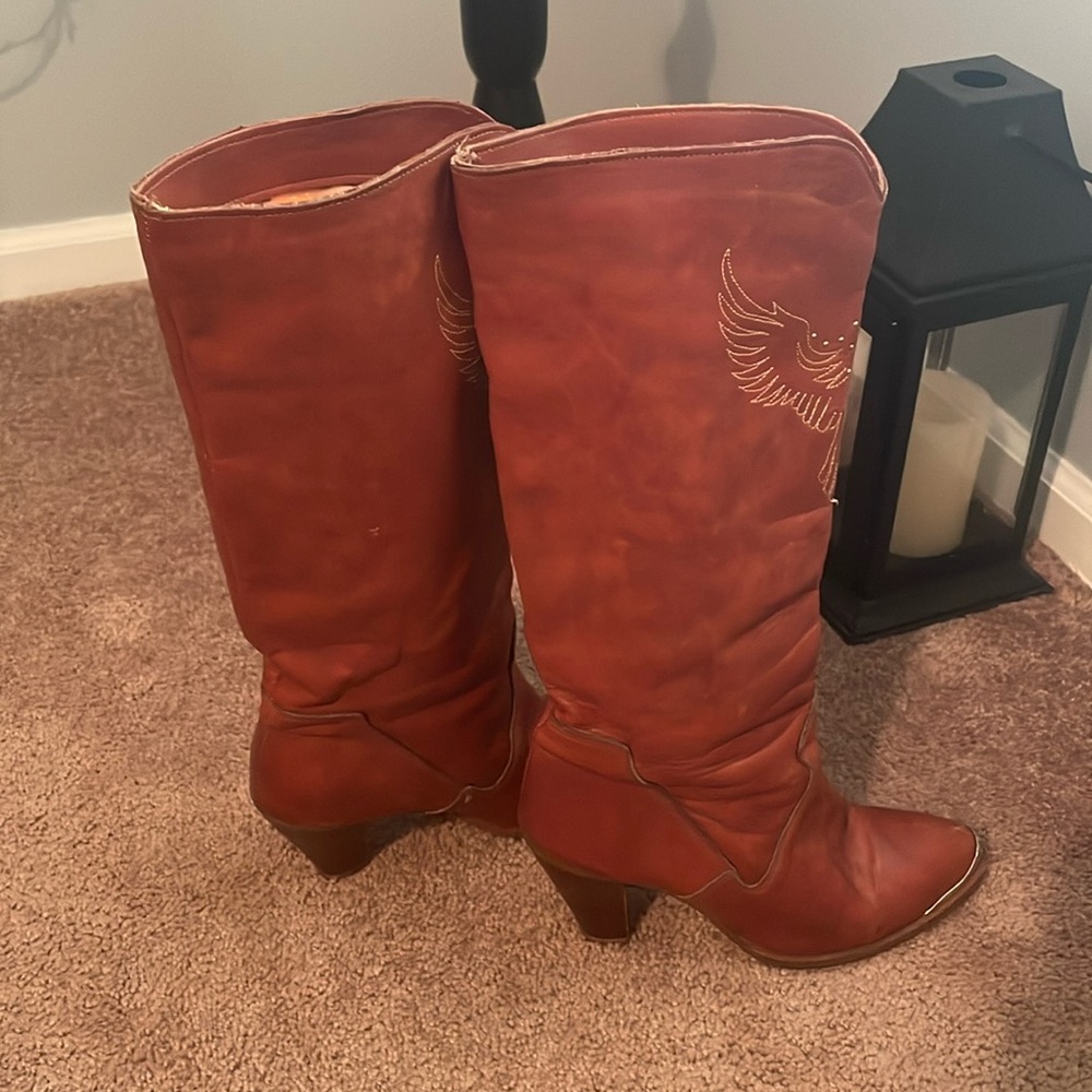 VINTAGE Dingo leather boots in amazing condition.